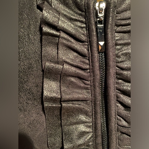 La Fée Maraboutée faux leather jacket with elastic ribbed wrists and waist. - Picture 3 of 6